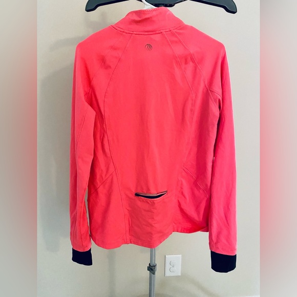 Activewear Women’s Quarter-zip pullover, with thumb hole sleeves and back pocket - Picture 5 of 5